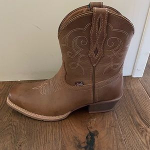 Womens Justin Boots. Never been worn. Size 7.5